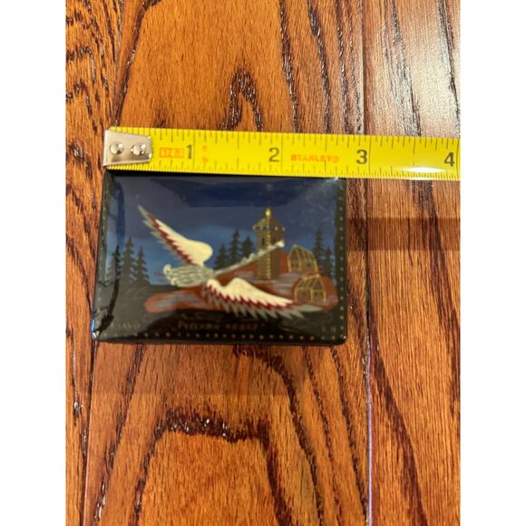 Russian Lacquered Black Trinket Box Artist Signed Crane Loon Bird Flying Forest - Picture 3 of 16